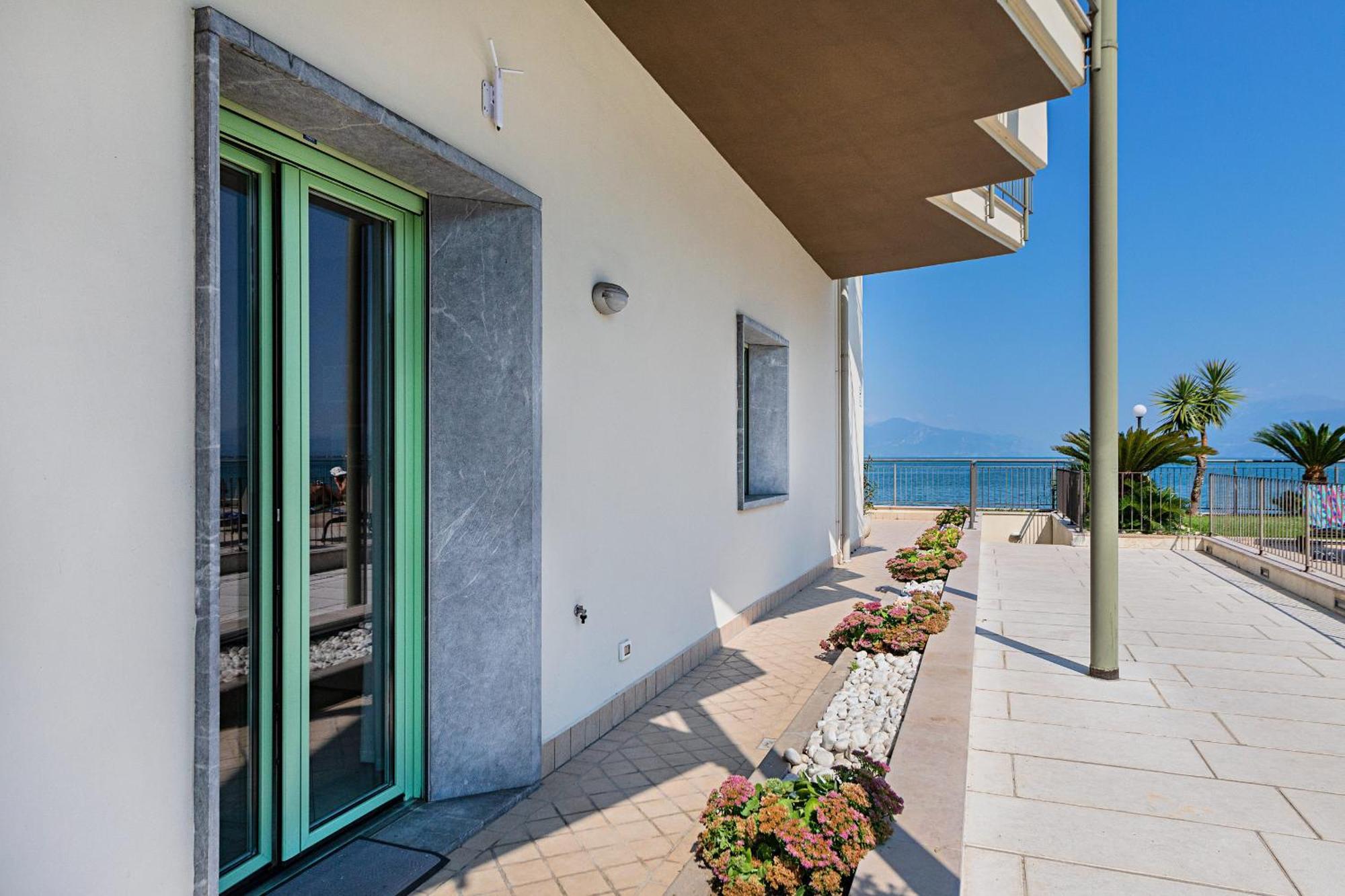 Residenza Miralago II By Wonderful Italy Desenzano del Garda Dış mekan fotoğraf