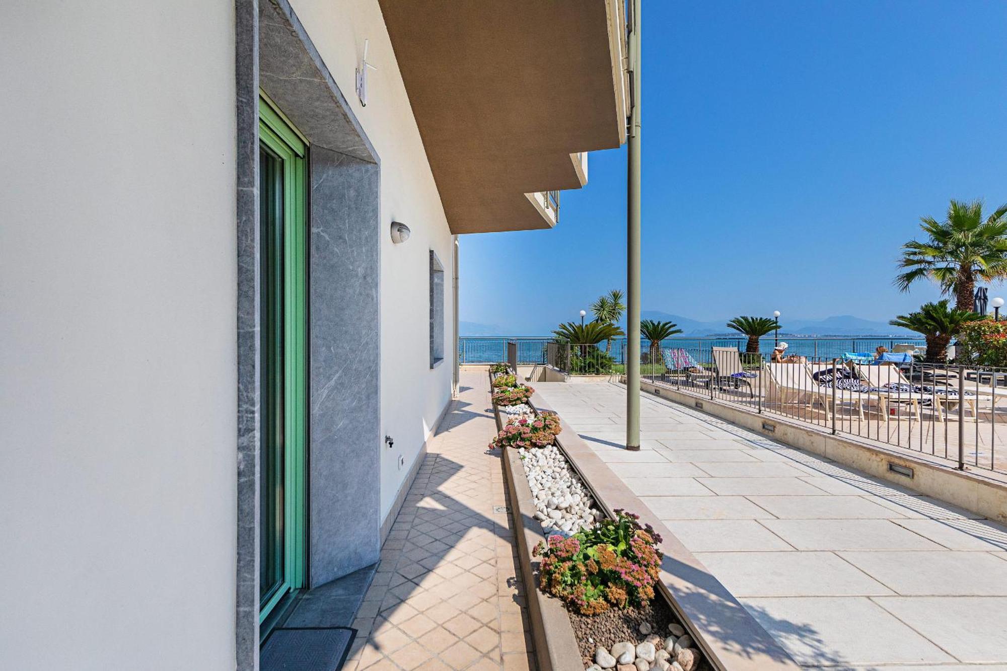 Residenza Miralago II By Wonderful Italy Desenzano del Garda Dış mekan fotoğraf