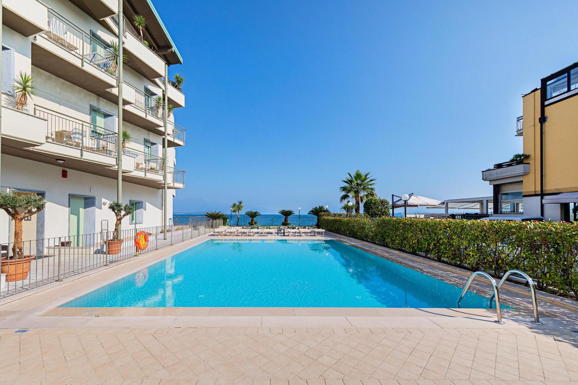 Residenza Miralago II By Wonderful Italy Desenzano del Garda Dış mekan fotoğraf