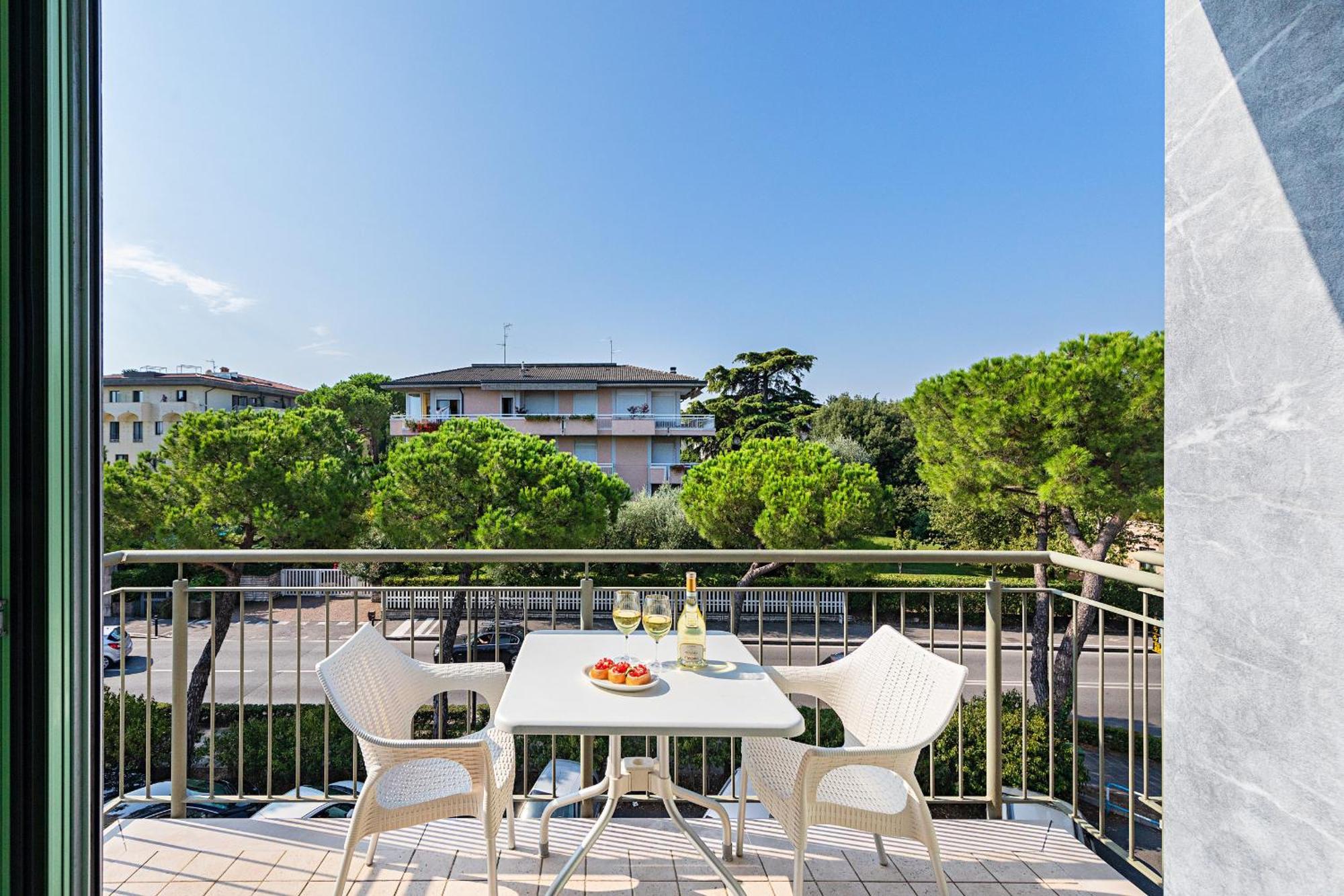 Residenza Miralago II By Wonderful Italy Desenzano del Garda Dış mekan fotoğraf
